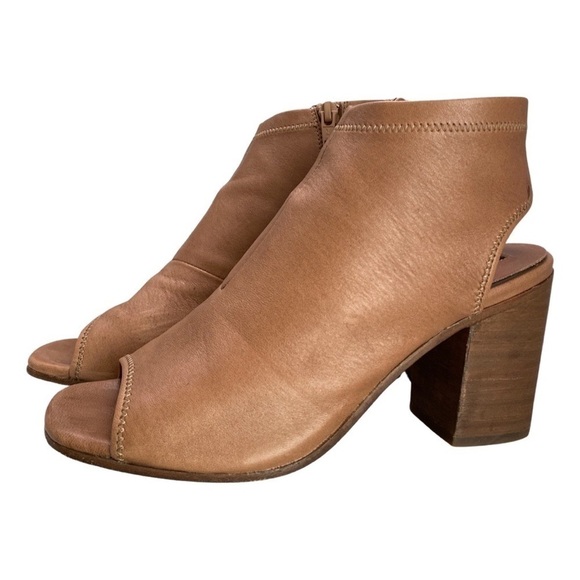 Steve Madden Stesha Open Toe Buttery Soft Leather Stack Heel Bootie Size 8 - Picture 2 of 11